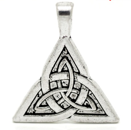 Τρικουέτρα με Κελτικούς Κόμπους